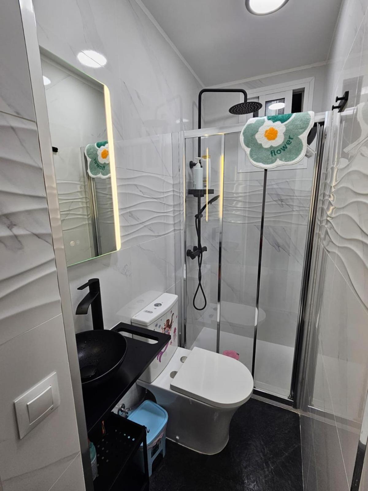 Habitacion Doble Con Bano Privado L'Hospitalet de Llobregat Ngoại thất bức ảnh